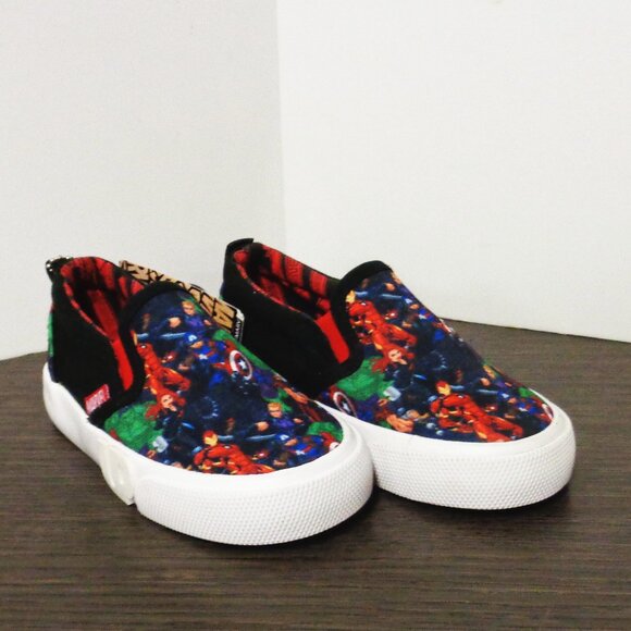 Brand New Ground Up Marvel Heros Toddler 8 Multi-color Slip-ons. MHTSO8 F55 - Picture 2 of 7
